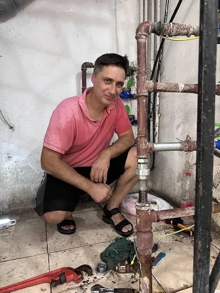 אלכס אינסטלציה — אינסטלטור דובר רוסית